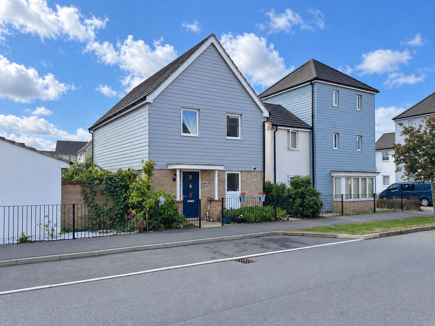 Heren Lane, Whitehouse, Milton Keynes
